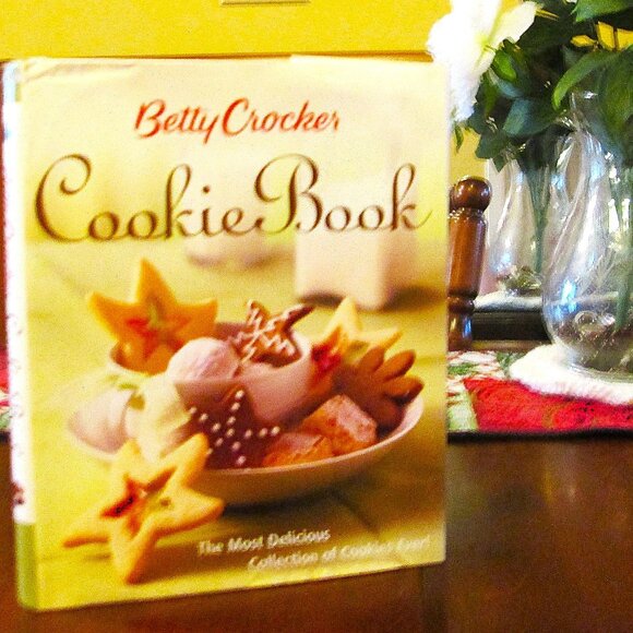 The Betty Crocker Cookie Book an Imprint of Wiley - Picture 1 of 16